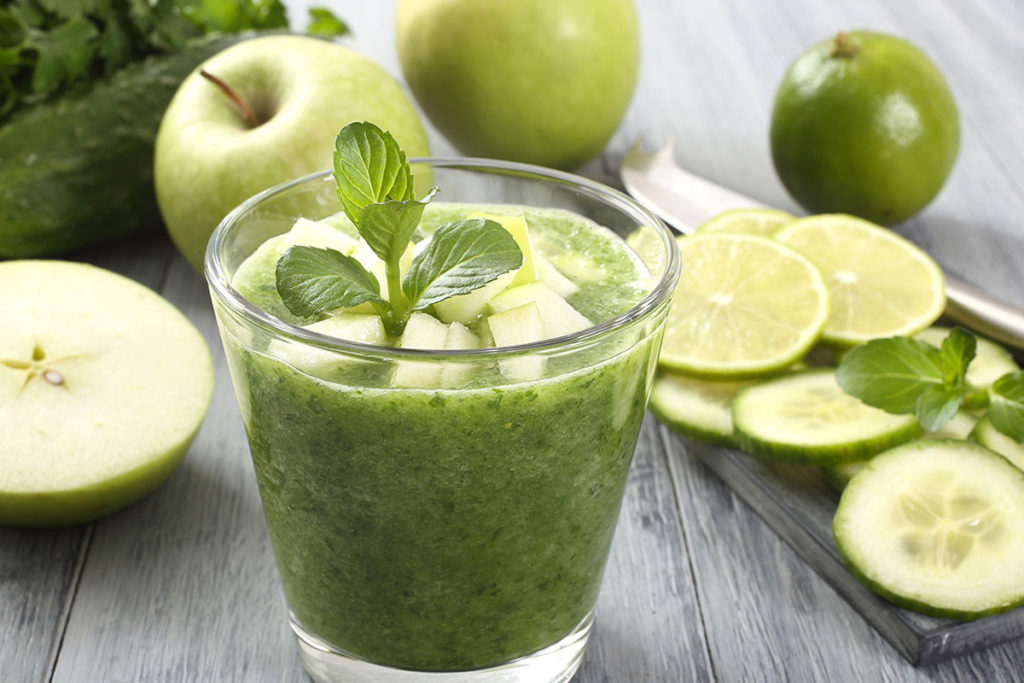 photo du smoothie brule-graisse concombre pomme citron vert